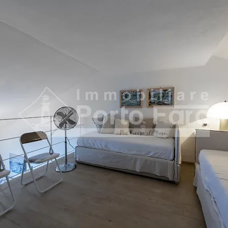 アパート 21 Pineta - Bilocale Mansardato Ristrutturato E Vista Mare Porto Faro パラーウ