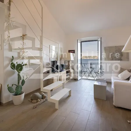 21 Pineta - Bilocale Mansardato Ristrutturato E Vista Mare Porto Faro Apartment Palau