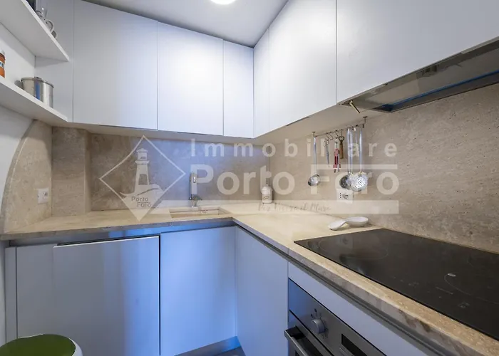 21 Pineta - Bilocale Mansardato Ristrutturato E Vista Mare Porto Faro Appartement