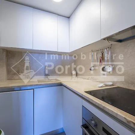 21 Pineta - Bilocale Mansardato Ristrutturato E Vista Mare Porto Faro Apartamento